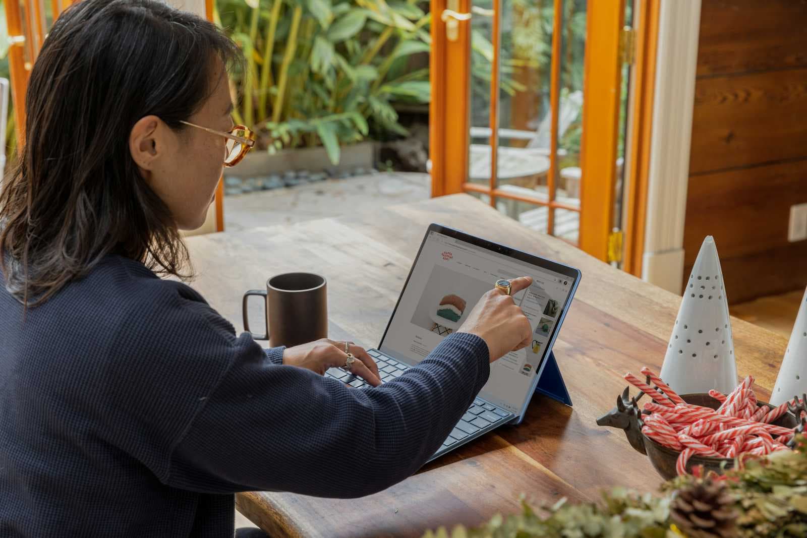 What Actually Makes a Website Convert Visitors into Paying Customers (It’s Not Just Design)